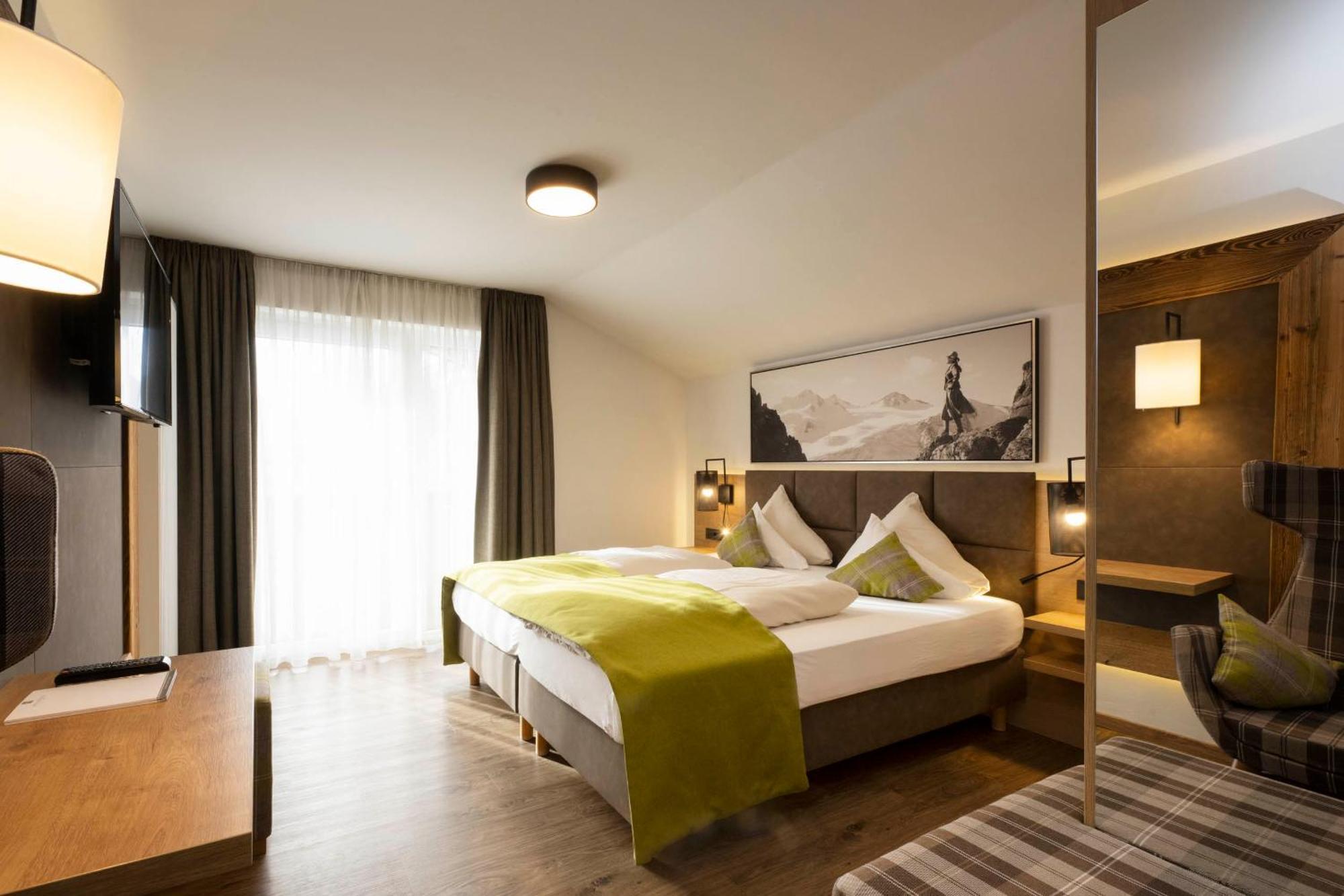 Hotel Brugger Fulpmes Exterior foto